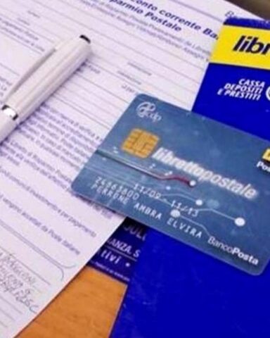 Libretto postale cointestato: rimborso al superstite limitato al 50% in caso di morte dell’altro titolare, chiarisce la Cassazione
