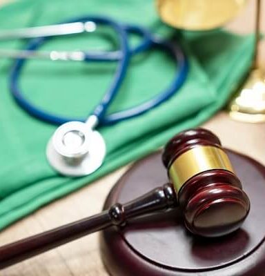 Responsabilità medica: la nuova proposta che mette i medici direttamente sotto accusa